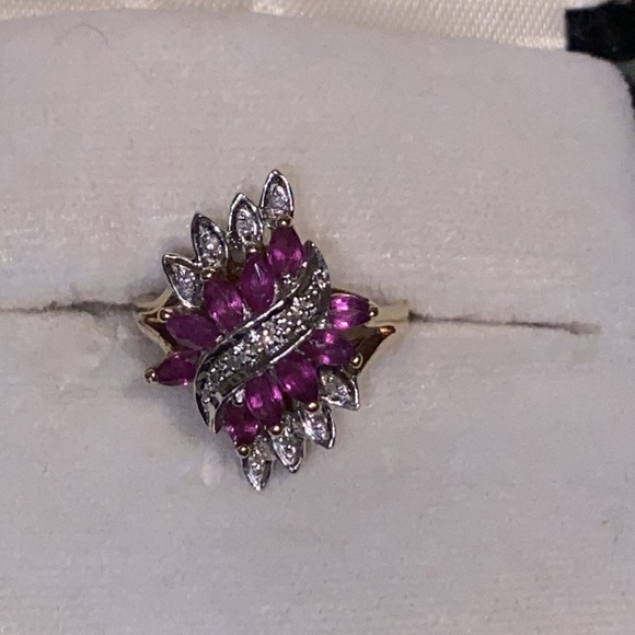 🩷🤍💛EUC Like New 14K Gold 10 Genuine Rubies & Diamonds Cocktail Ring - Size: 6 - Picture 3 of 15